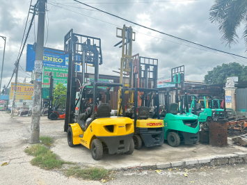 Xe Nâng Cũ Tại TPHCM