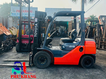 Mua Xe Nâng Nhật Cũ Cuối Năm Nhiều Ưu Đãi Tại Phú Khang