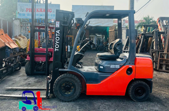 Mua Xe Nâng Nhật Cũ Cuối Năm Nhiều Ưu Đãi Tại Phú Khang