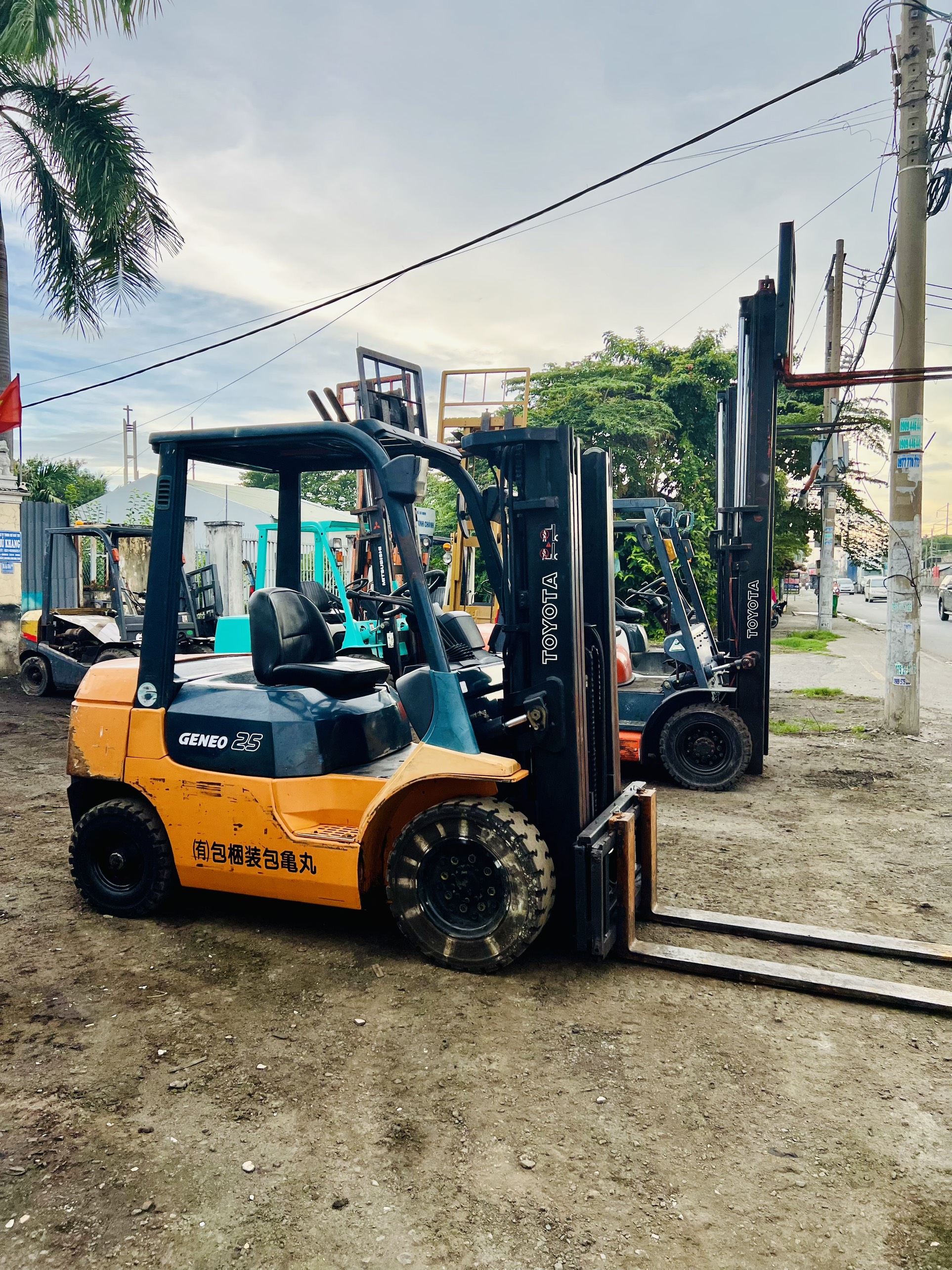 Xe Nâng dầu Komatsu 2.5 Tấn