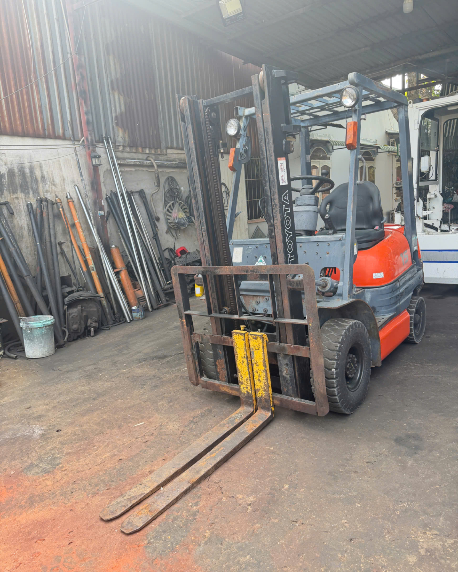 Xe Nâng Toyota 1.5 tấn 6FD15 máy dầu số sàn thang 3M