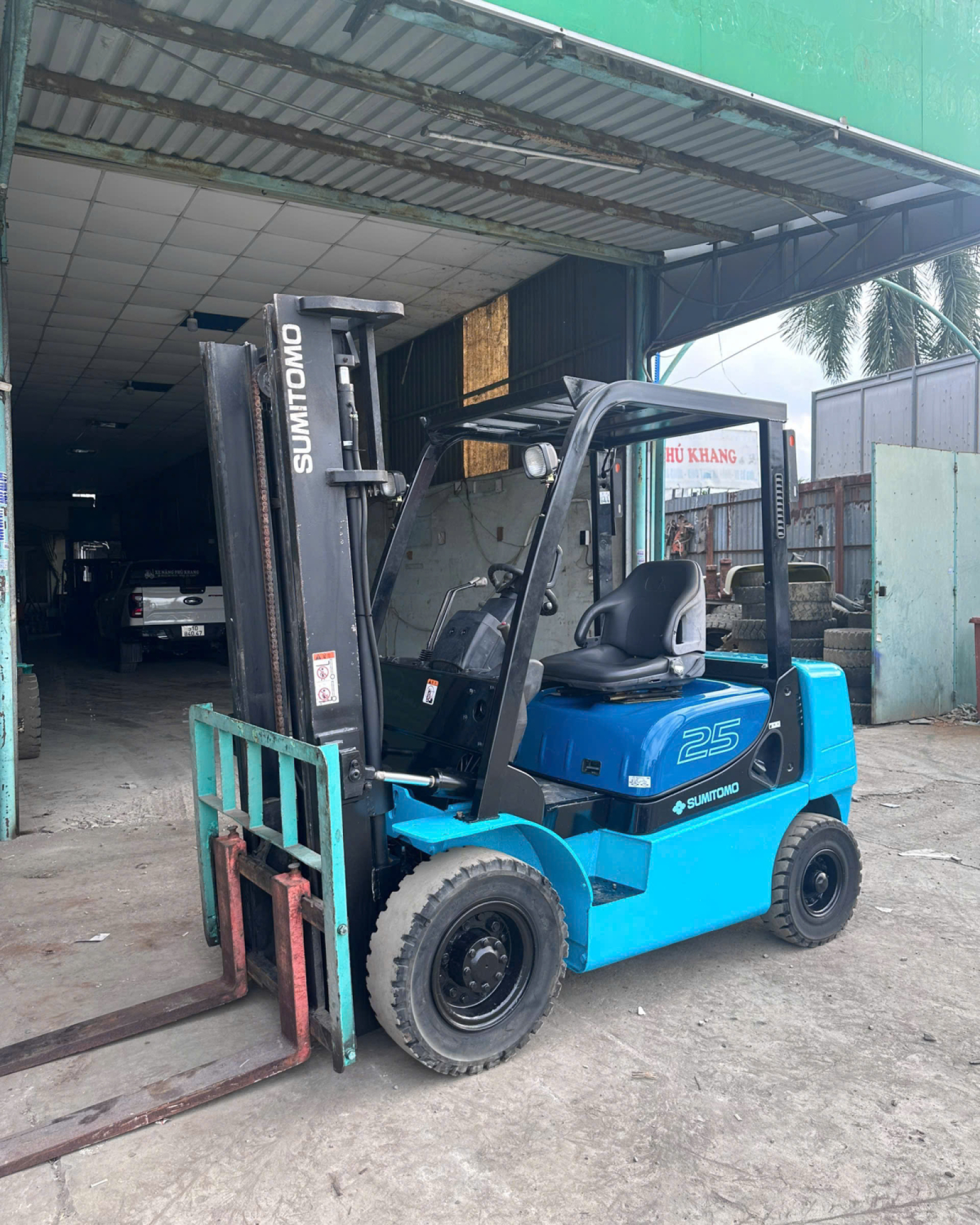 Xe Nâng Sumitomo 2.5 Tấn Máy Dầu – Số Tự Động – Thang Nâng 3.5M