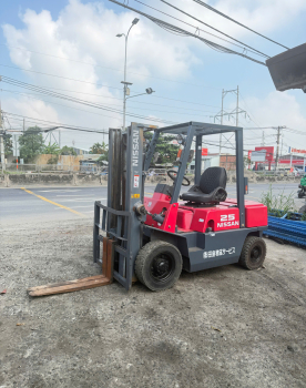 Xe Nâng Nissan 2.5 Tấn Máy Dầu – Số Sàn - Thang Nâng 3m