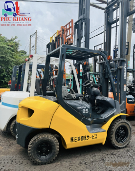 Xe nâng Komatsu 2tấn