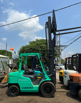 Xe Nâng Misubishi 3 Tấn (có gật gù)