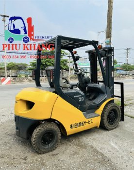Xe nâng Komatsu 2tấn