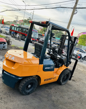 Xe Nâng Toyota 3 Tấn 7FD30