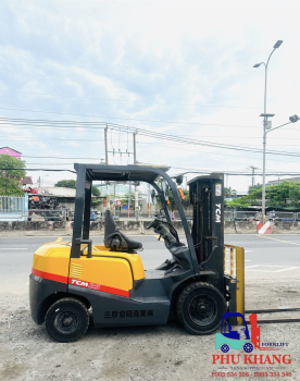 Xe Nâng Máy Dầu TCM 2.5 Tấn 
